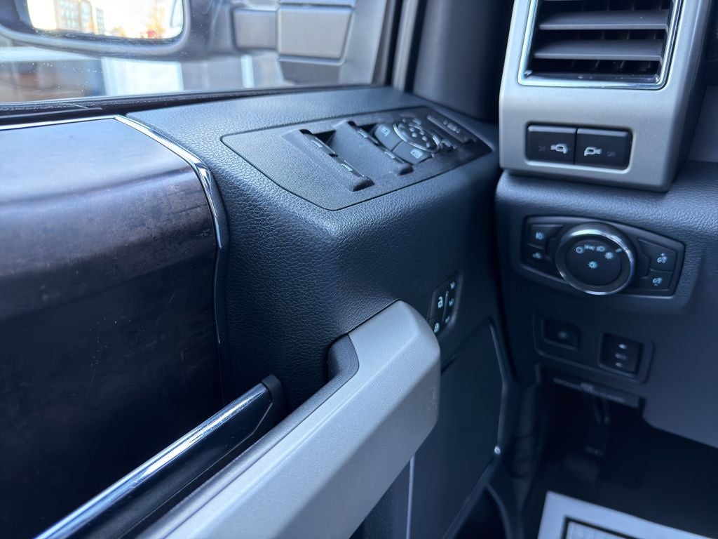 2022 Ford F-350SD Lariat