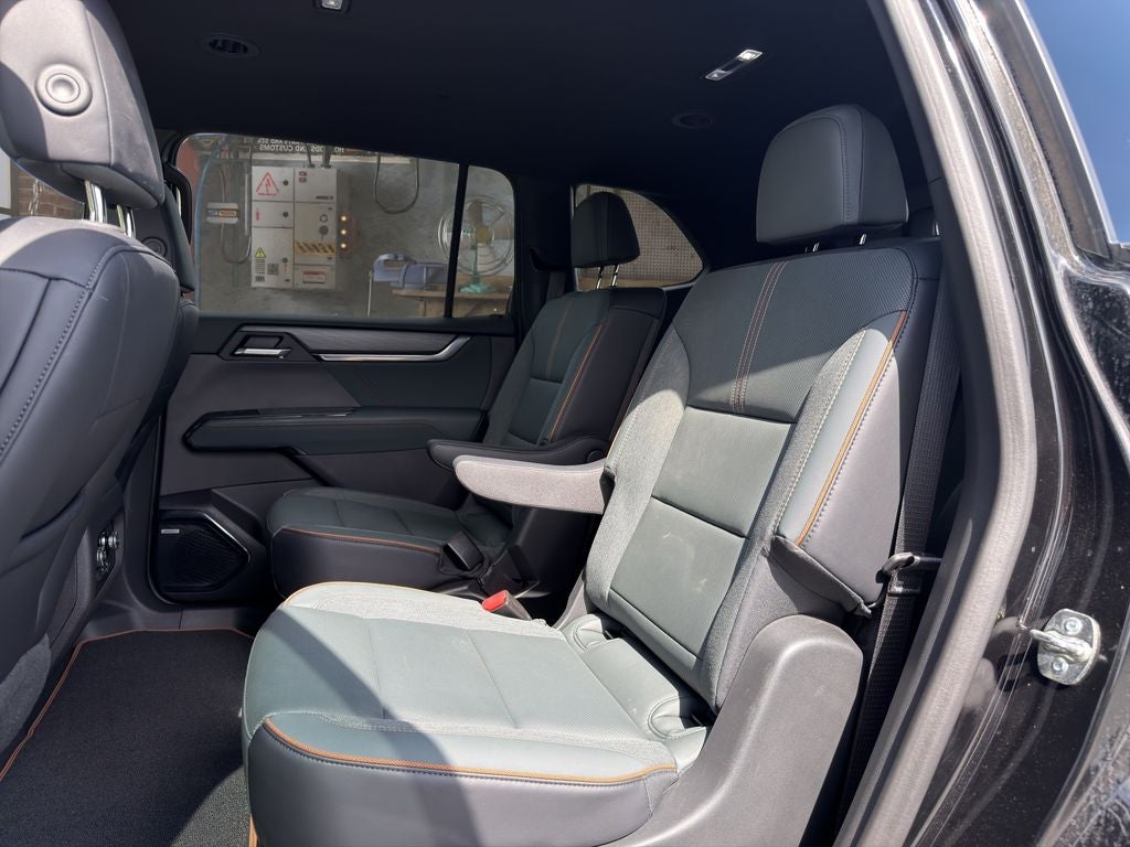 2025 GMC Acadia AT4