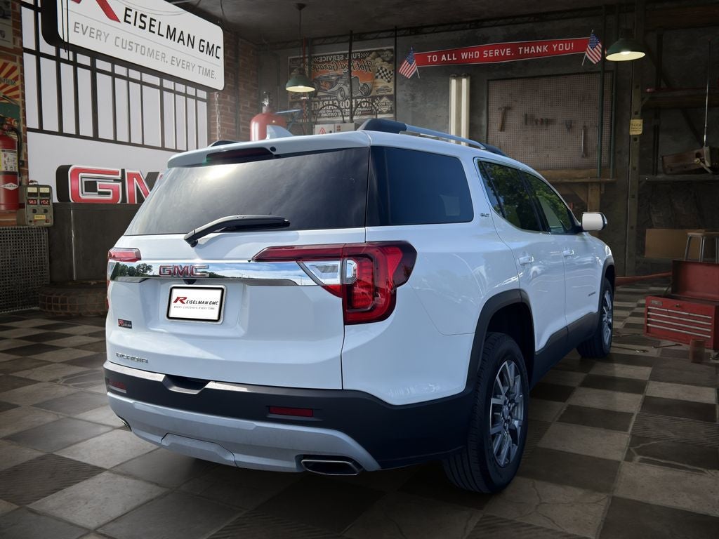 2023 GMC Acadia SLT