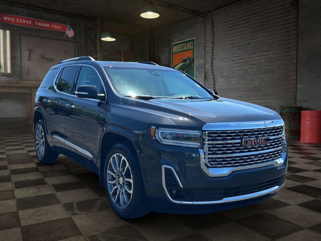 2023 GMC Acadia Denali