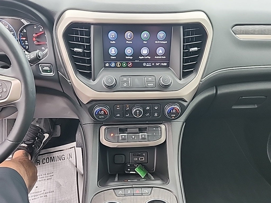 2023 GMC Acadia Denali