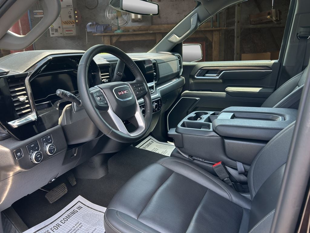 2025 GMC Sierra 1500 SLT