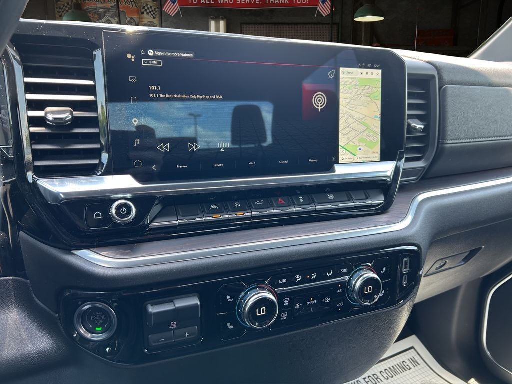 2025 GMC Sierra 1500 SLT
