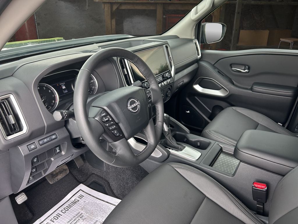 2025 Nissan Frontier SV