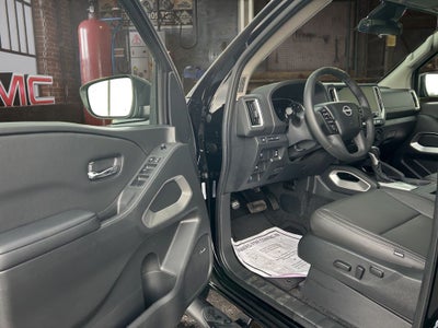 2025 Nissan Frontier SV