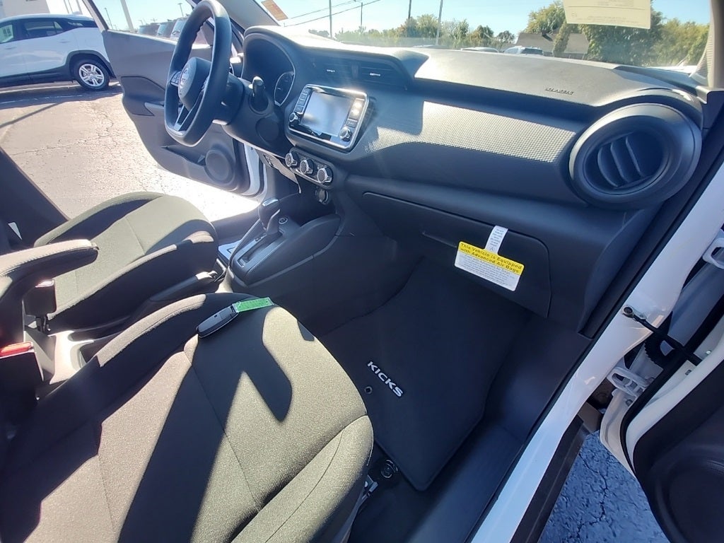 2025 Nissan Kicks Play S