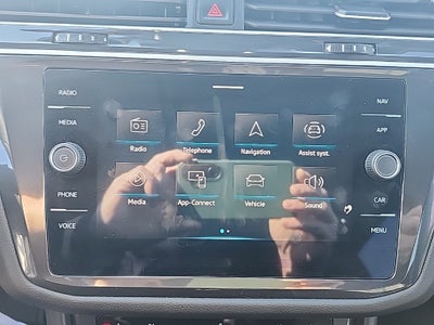 2024 Volkswagen Tiguan 2.0T SEL R-Line