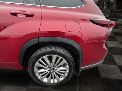2024 Toyota Highlander Hybrid Platinum
