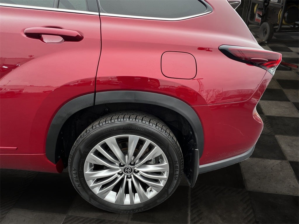 2024 Toyota Highlander Hybrid Platinum
