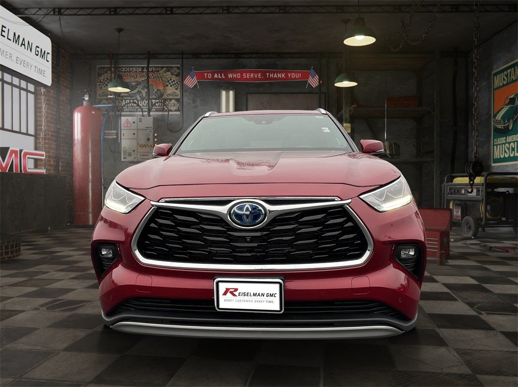 2024 Toyota Highlander Hybrid Platinum
