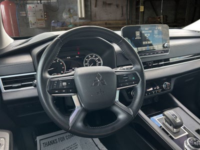 2022 Mitsubishi Outlander SE