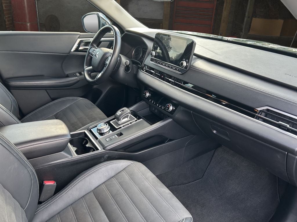 2022 Mitsubishi Outlander SE
