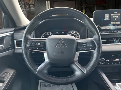 2022 Mitsubishi Outlander SE
