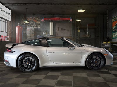 2025 Porsche 911 Targa 4 GTS