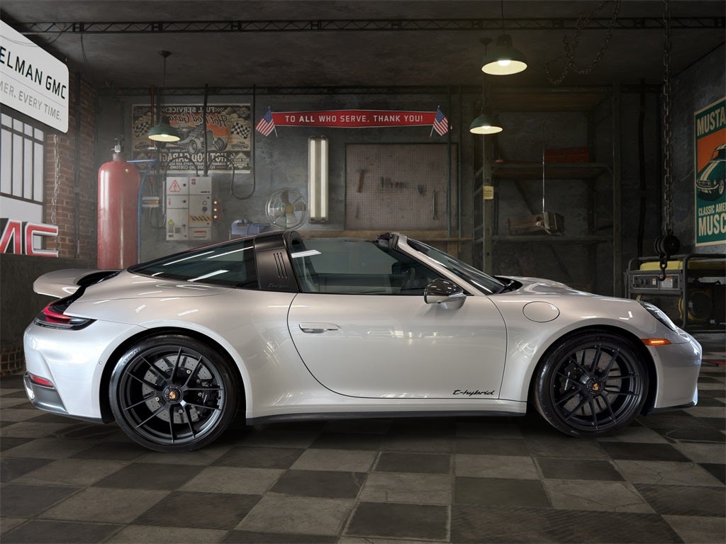 2025 Porsche 911 Targa 4 GTS