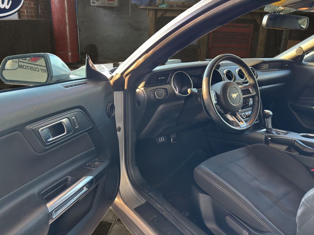 2020 Ford Mustang EcoBoost