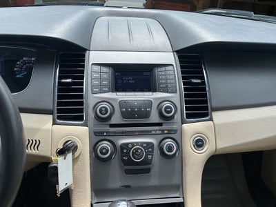 2016 Ford Taurus SE
