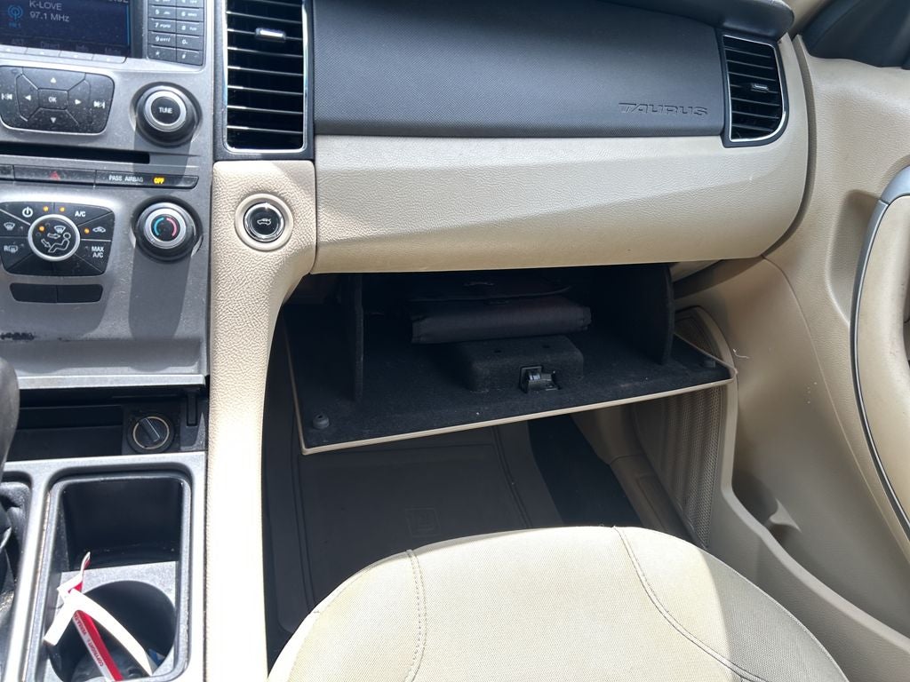 2016 Ford Taurus SE