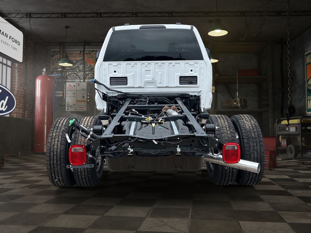 2026 Ford Chassis Cab F-350® XLT