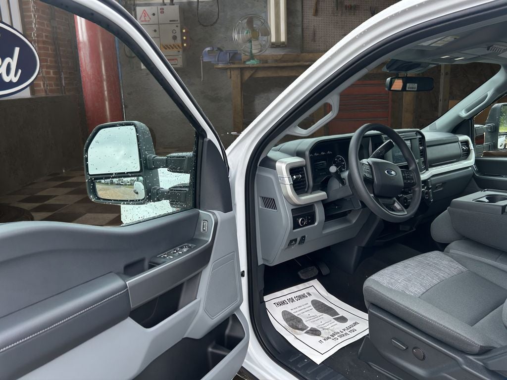2026 Ford Chassis Cab F-350® XLT