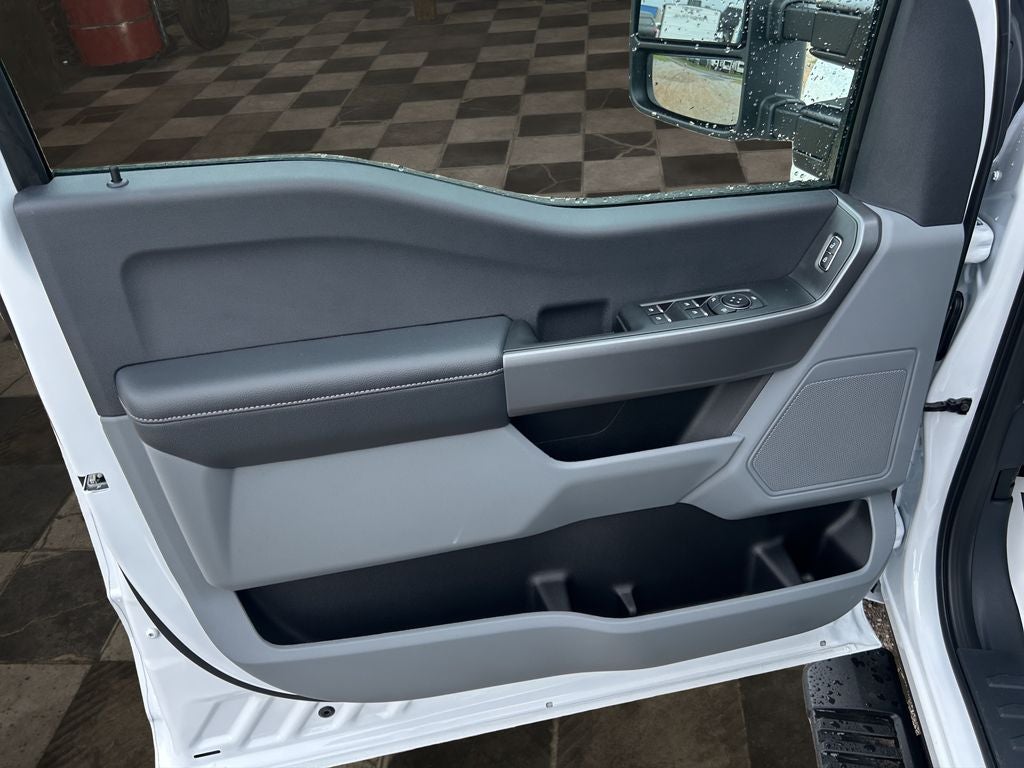 2026 Ford Chassis Cab F-350® XLT