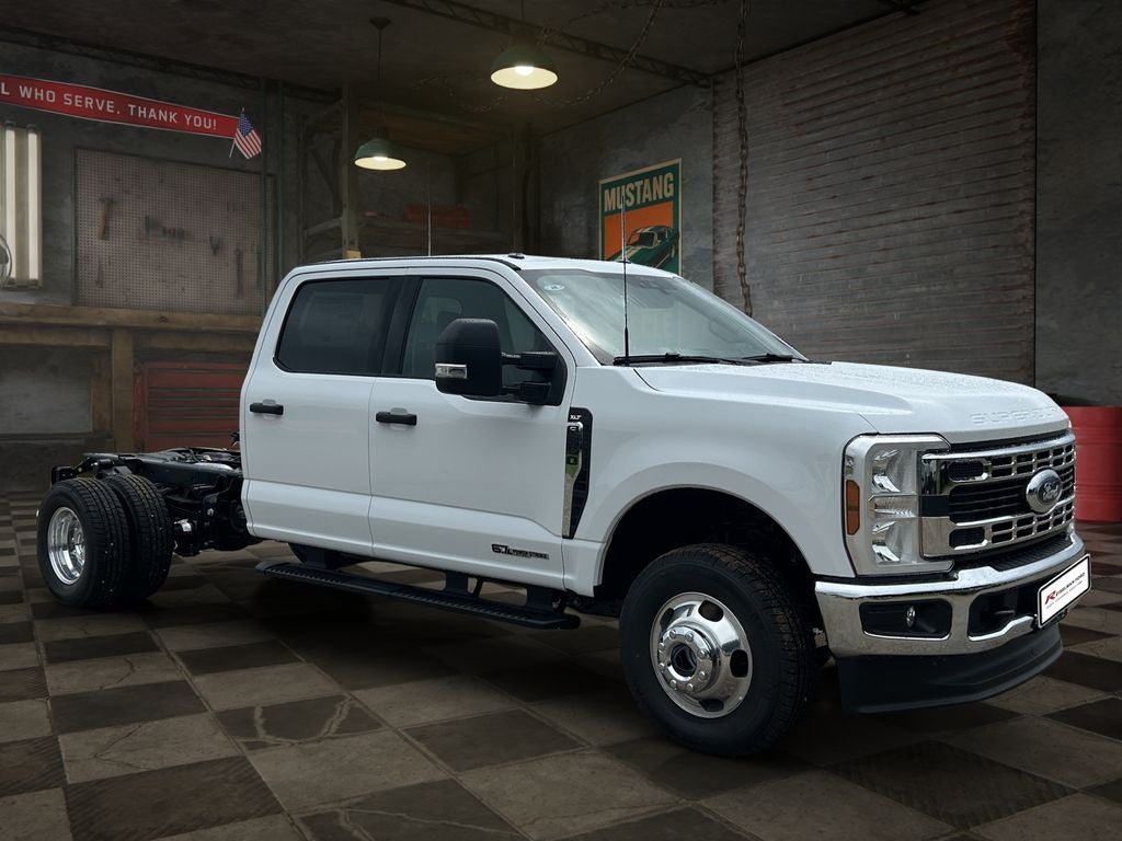 2026 Ford Chassis Cab F-350® XLT