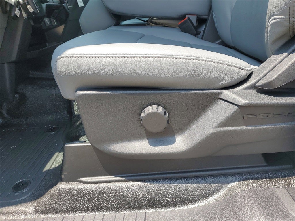 2025 Ford Chassis Cab F-350® XL