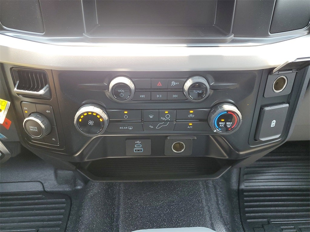 2025 Ford Chassis Cab F-350® XL