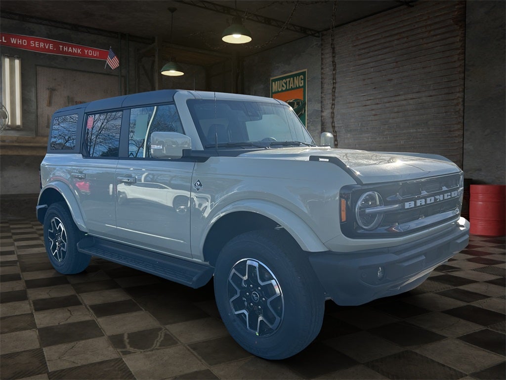 2025 Ford Bronco Outer Banks®