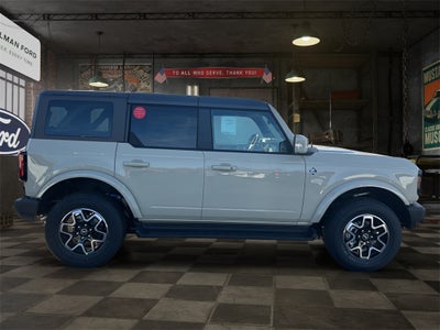 2025 Ford Bronco Outer Banks®