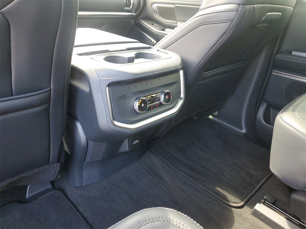 2025 Ford Expedition Platinum®