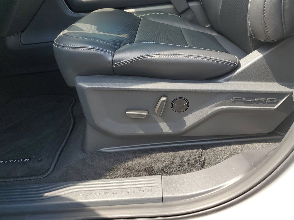 2025 Ford Expedition Platinum®