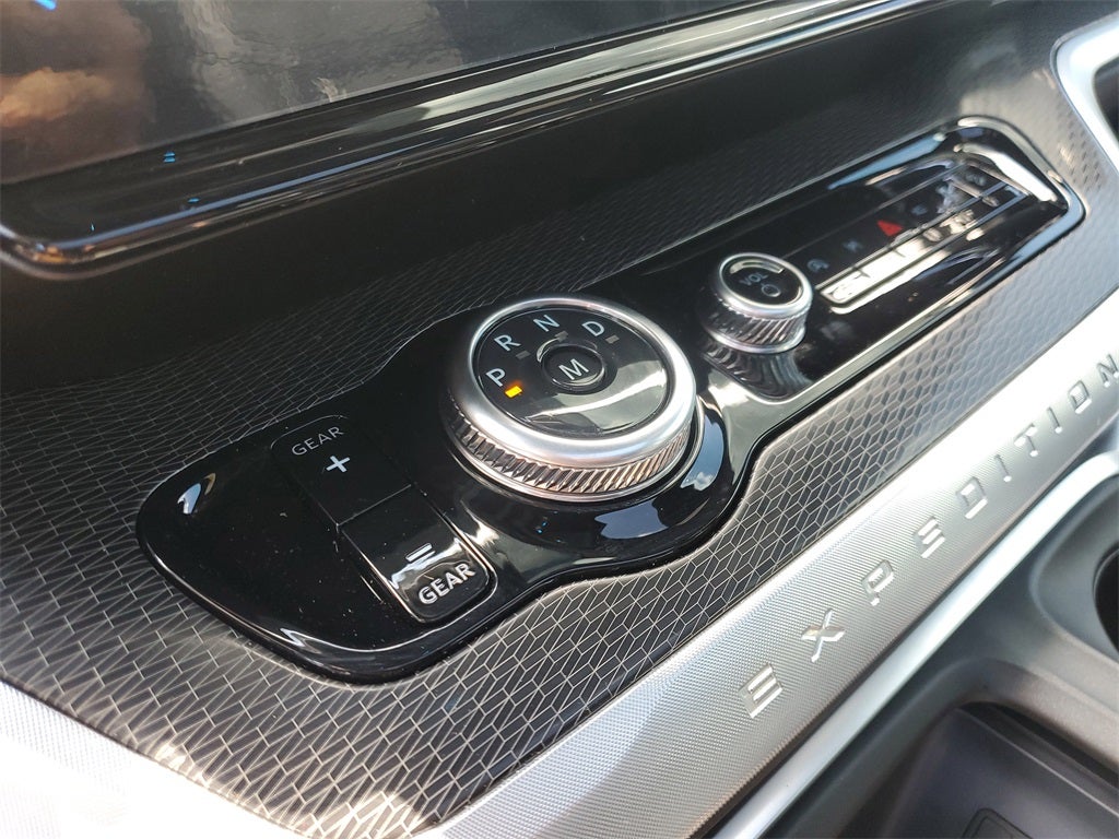 2025 Ford Expedition Platinum®