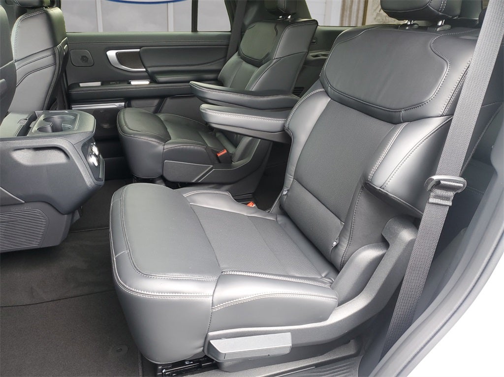 2025 Ford Expedition Platinum®