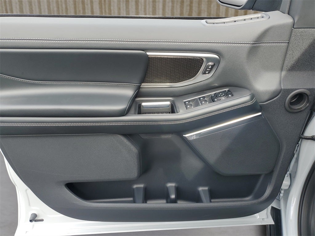 2025 Ford Expedition Platinum®