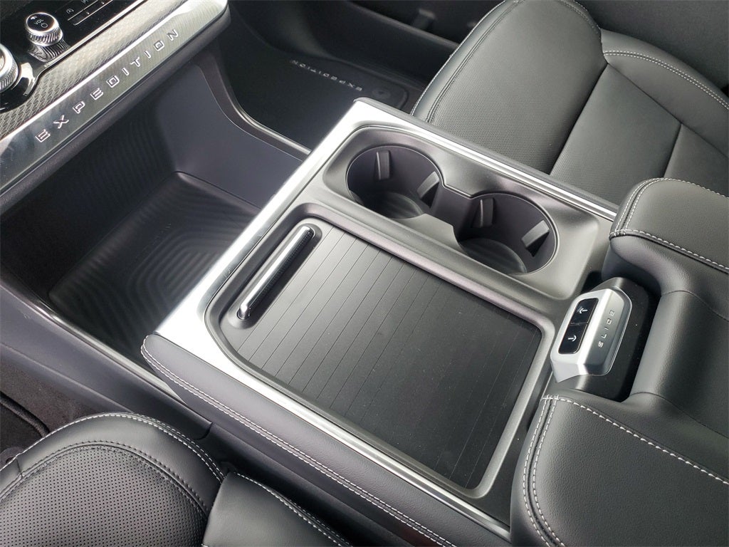 2025 Ford Expedition Platinum®