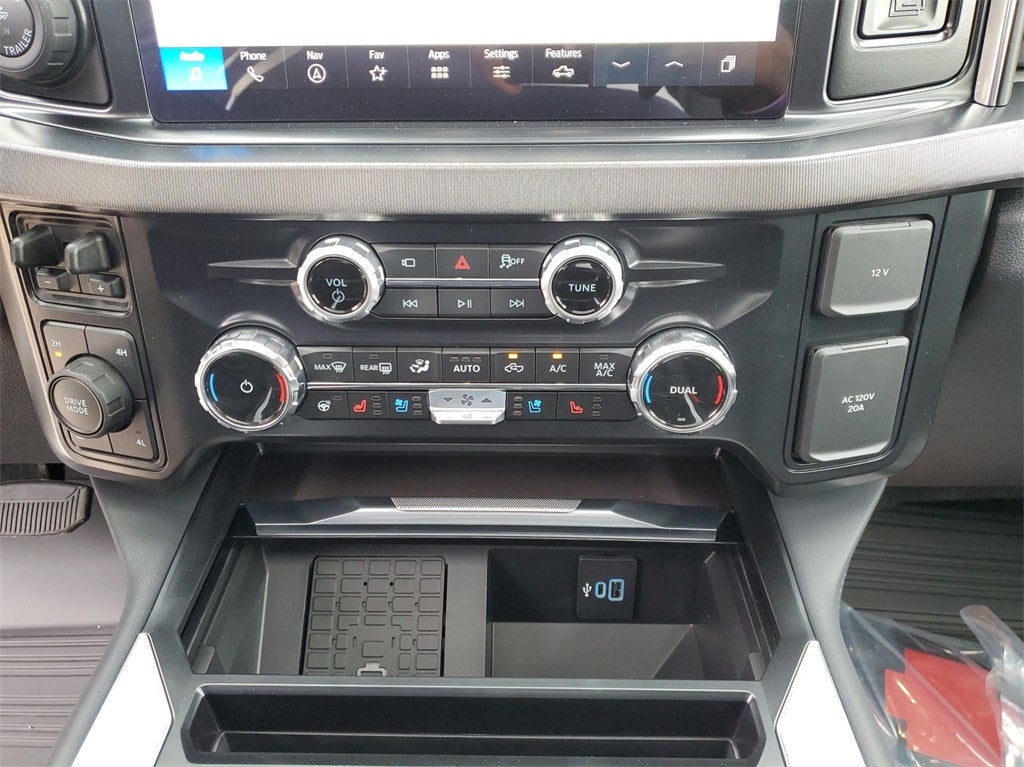 2026 Ford Super Duty F-350® Platinum®