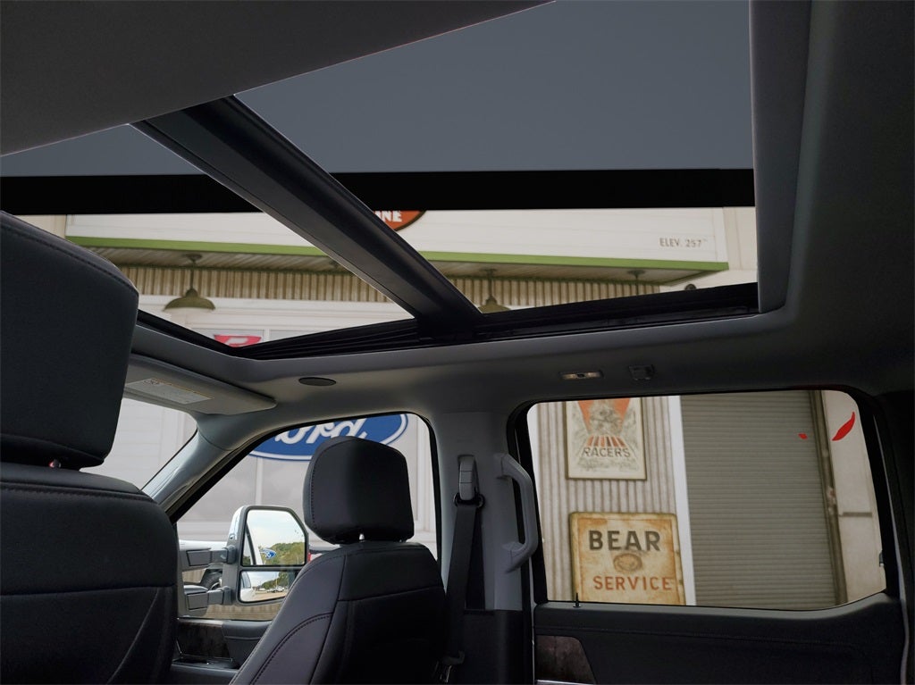 2026 Ford Super Duty F-350® Lariat®