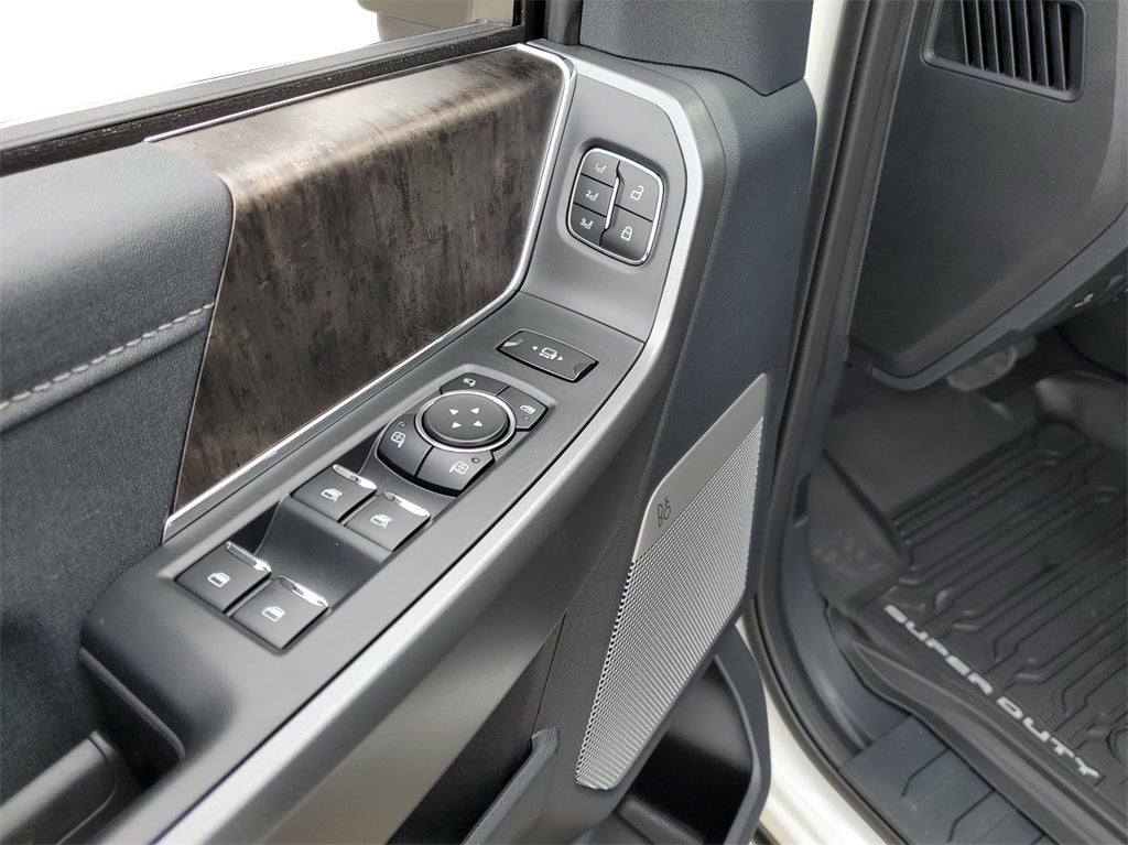 2026 Ford Super Duty F-350® Lariat®