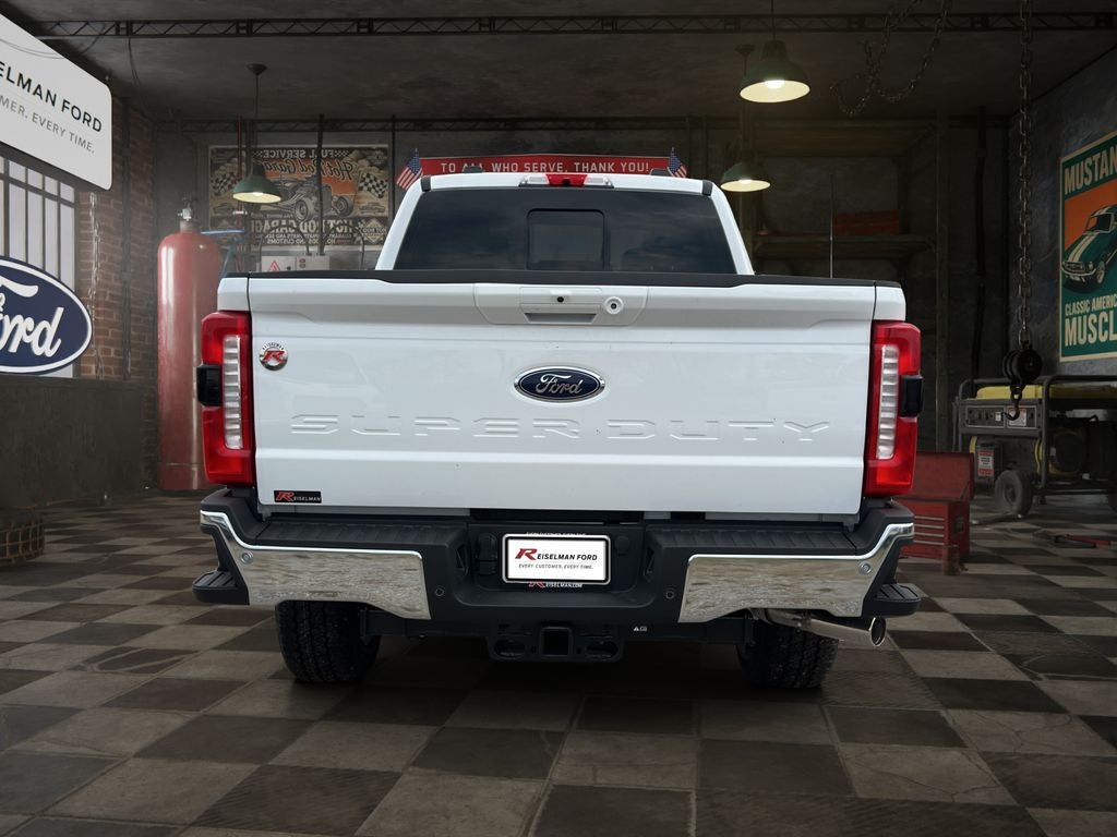 2026 Ford Super Duty F-350® Lariat®