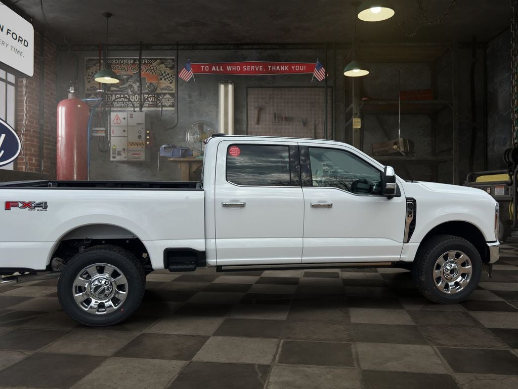 2026 Ford Super Duty F-350® Lariat®