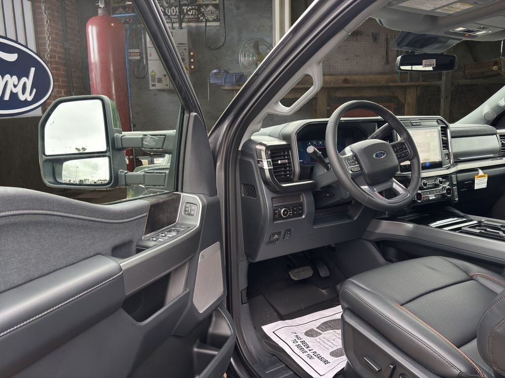 2026 Ford Super Duty F-350® Lariat®