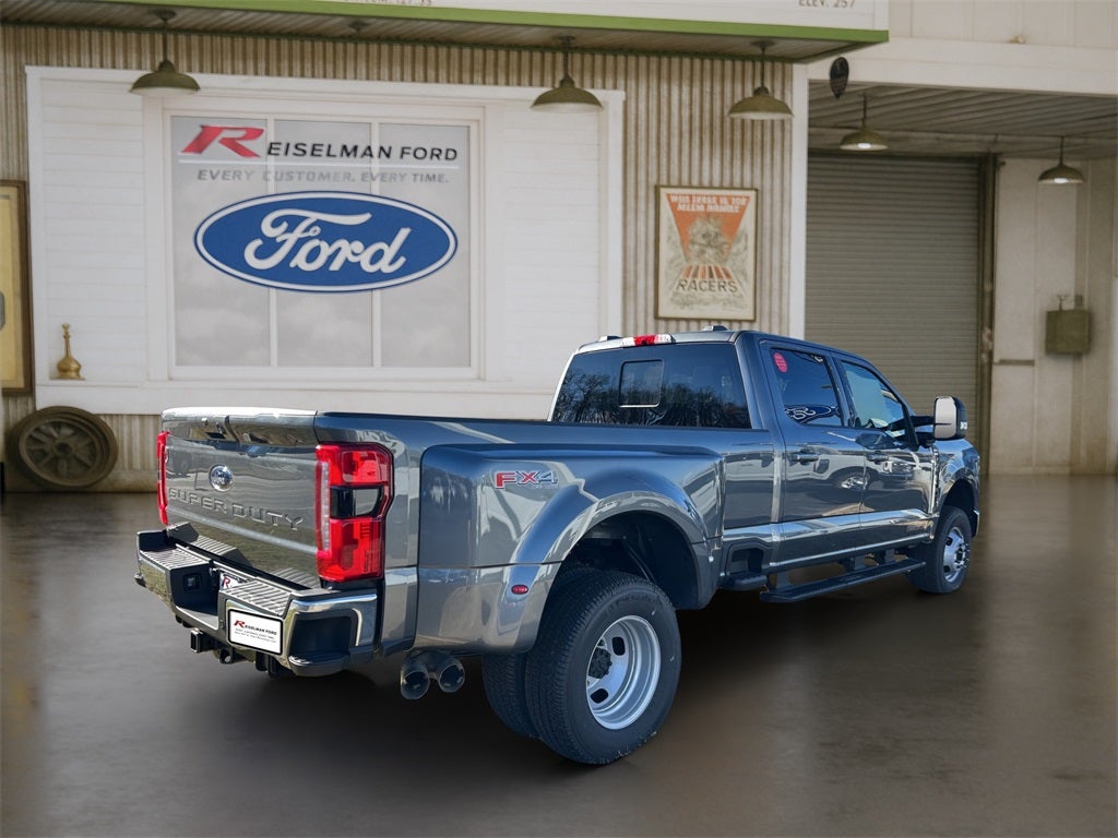 2026 Ford Super Duty F-350® XLT