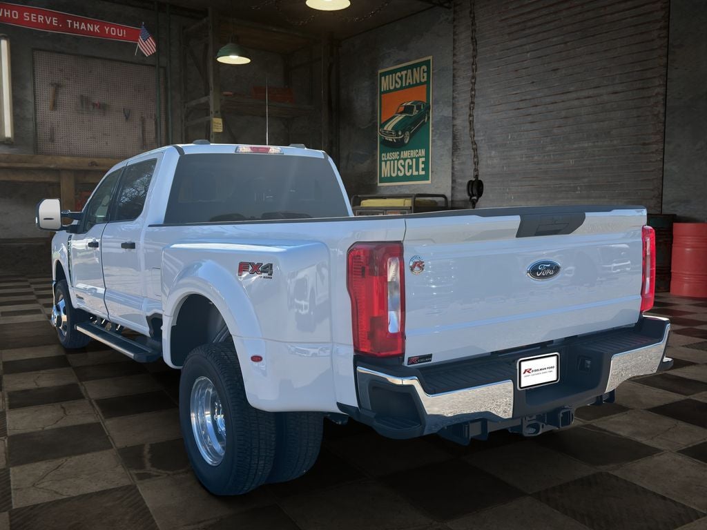 2026 Ford Super Duty F-350® XLT