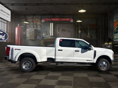 2026 Ford Super Duty F-350® XLT