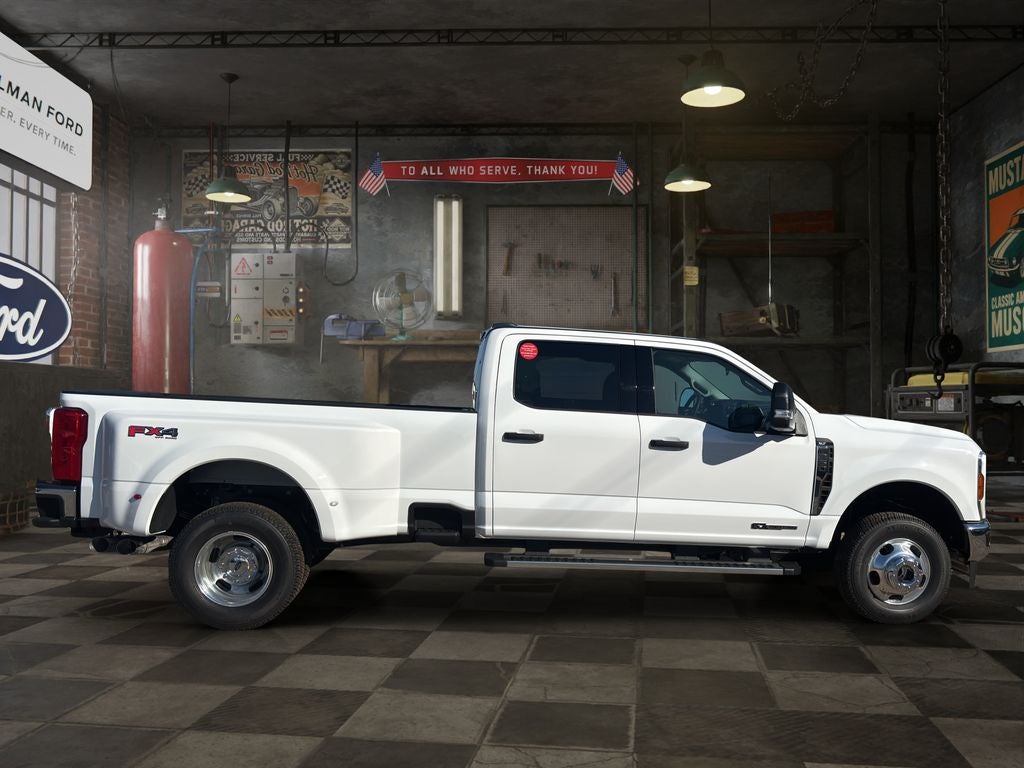 2026 Ford Super Duty F-350® XLT