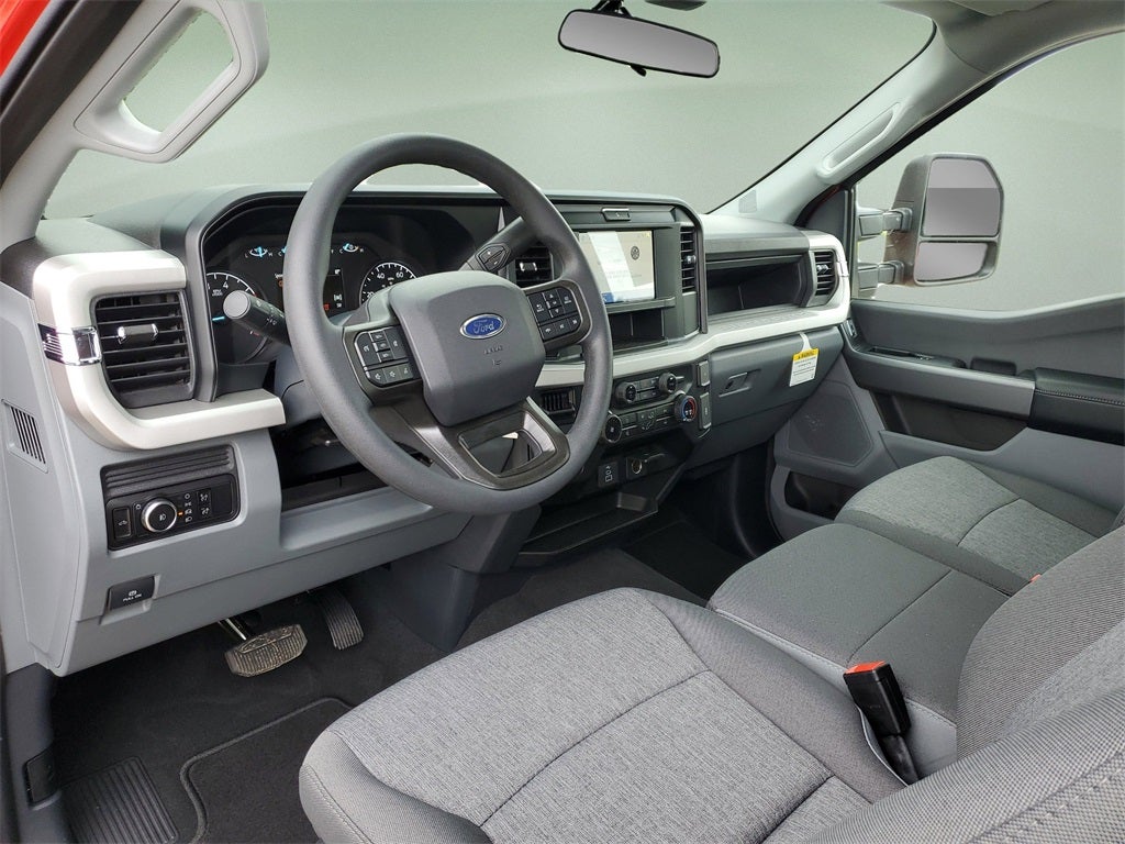 2025 Ford Super Duty F-350® XL