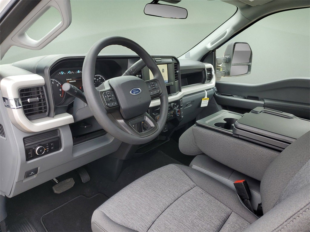 2025 Ford Super Duty F-350® XL