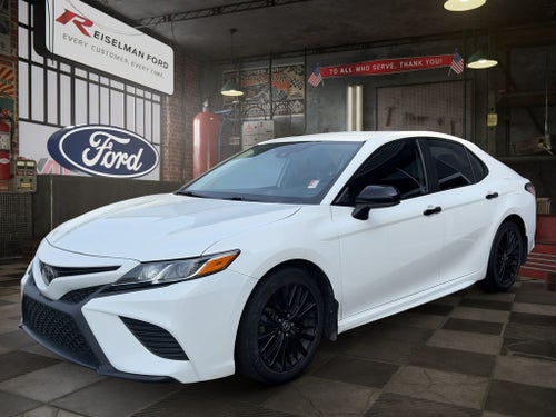 2020 Toyota Camry SE