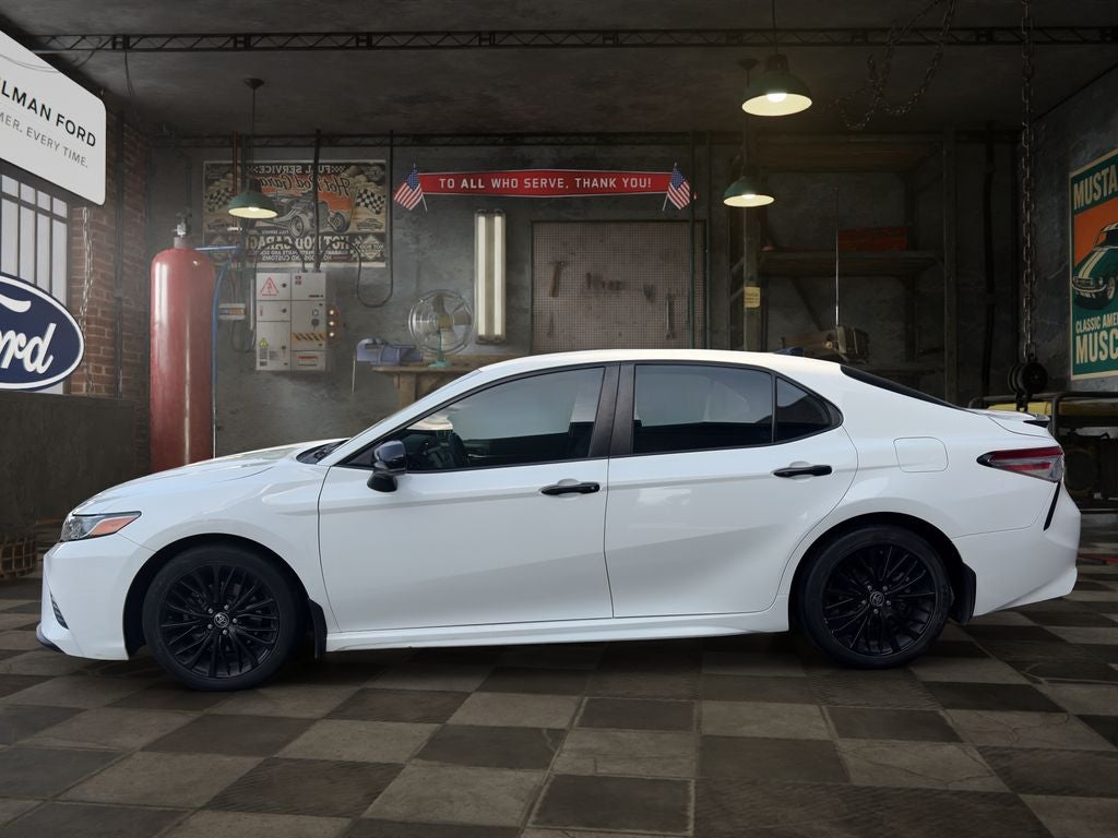 2020 Toyota Camry SE